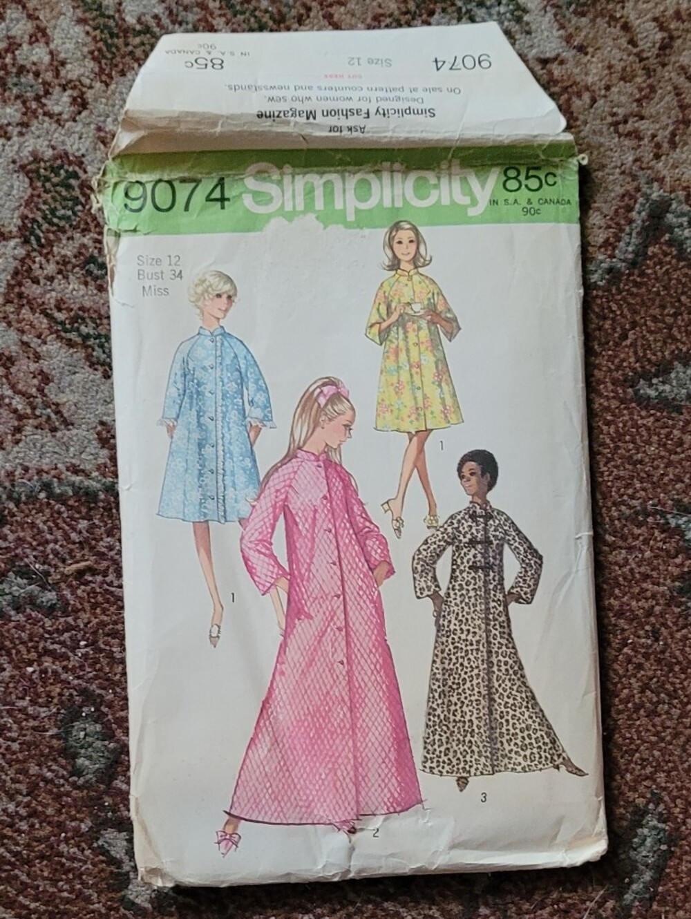Simplicity Robe  Pattern  9074
